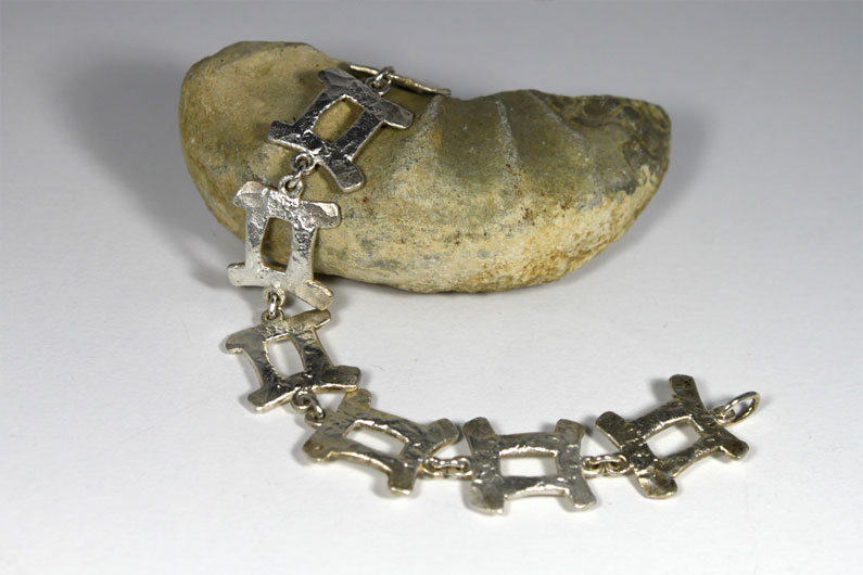 <br />
<b>Warning</b>:  Undefined property: stdClass::$img_alt_tag in <b>/var/www/virtual/galerie-bachperle.de/htdocs/modules/mod_uk_grid/tmpl/default.php</b> on line <b>64</b><br />
